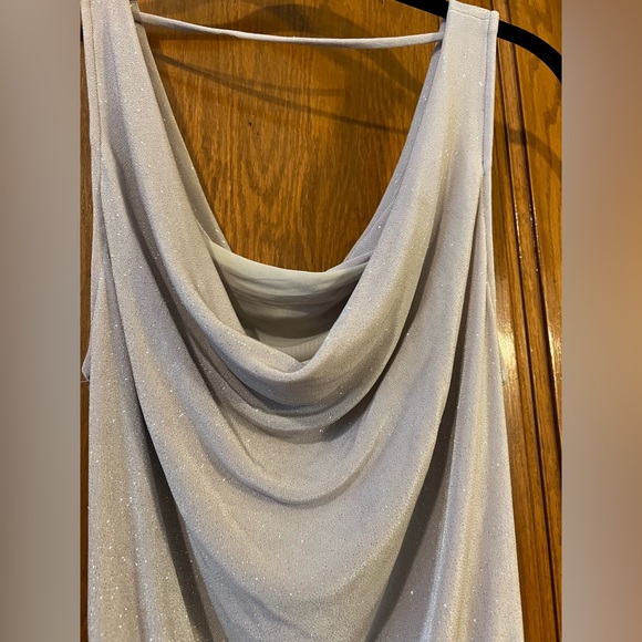 Guess Women’s Sparkly Champagne Metallic Fully Lined Sleeveless Cowl Neck Top XS - Picture 4 of 6